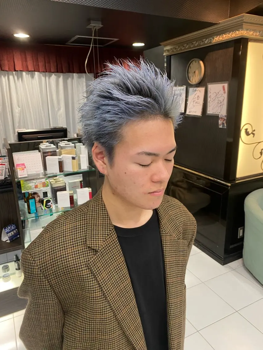 カラー メンズ スパイキーショート ブルーカラー ヘアカラー グレージュ達人/赤み 消し/ブリーチ/岩崎のヘアスタイル
