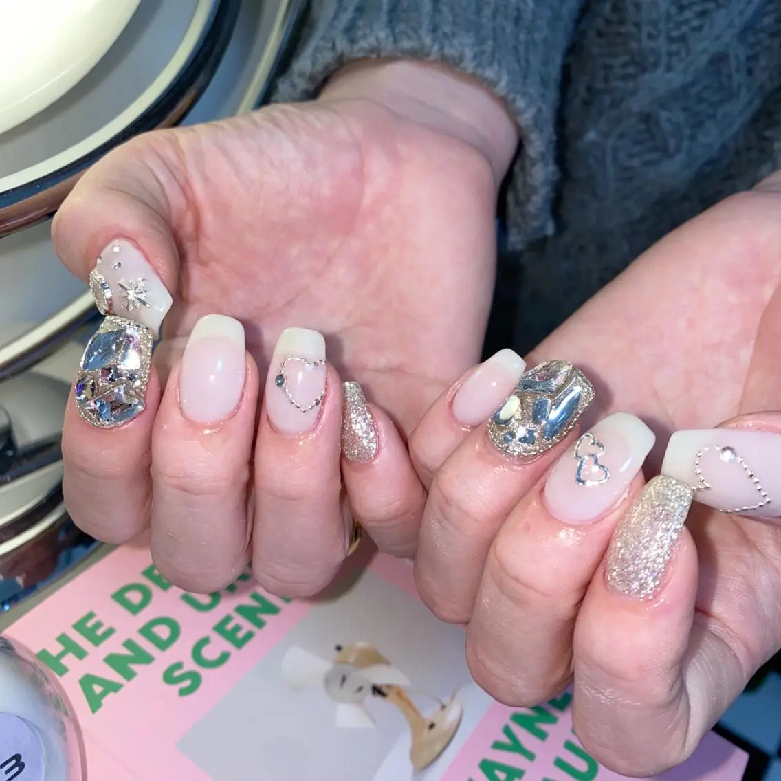 ネイル アートネイル オーロラネイル フレンチネイル 氷ネイル・うるうるネイル マグネットネイル ハンドネイル Nail by Licorneのネイルデザイン