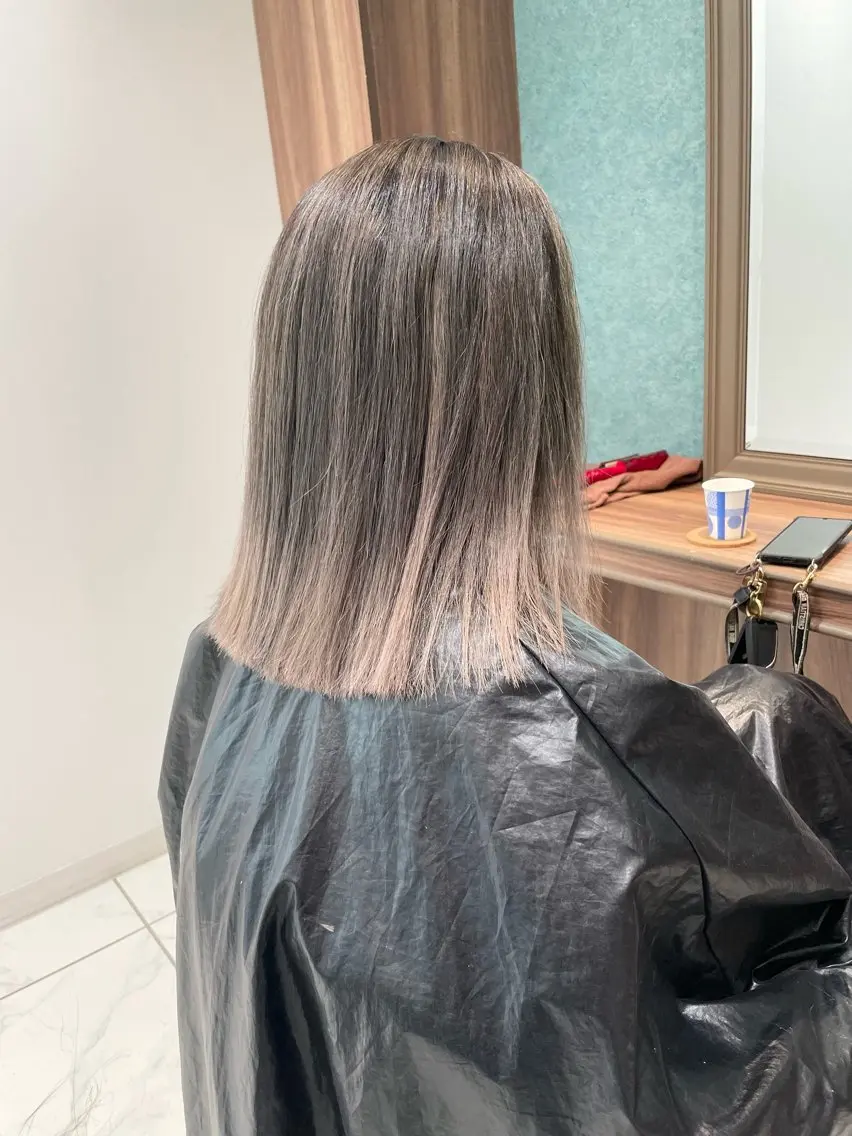 ミディアム カラー バレイヤージュ レイヤーカット カット ヘアカラー 🇰🇷韓国ヘア★ 副店長.쿠리타⭐︎のヘアスタイル