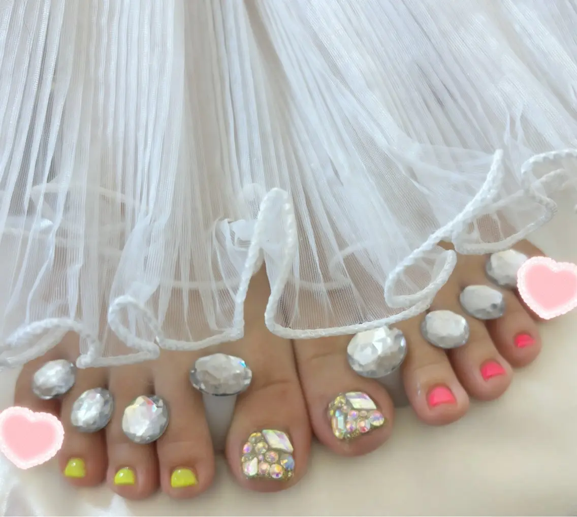 ネイル フットネイル キラキラネイル フットネイル Nail Salon macherieのネイルデザイン