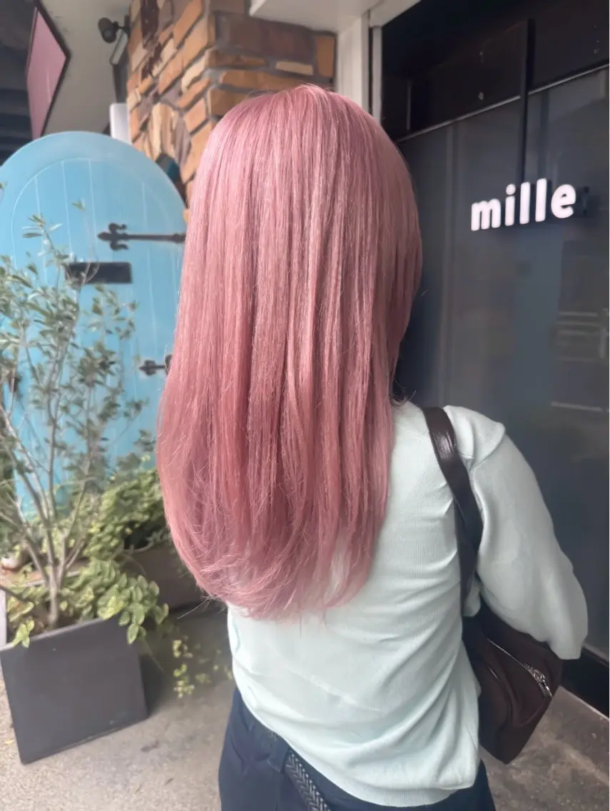 セミロング カラー ブリーチ/髪質改善 🎀オビツメイ🎀のヘアスタイル