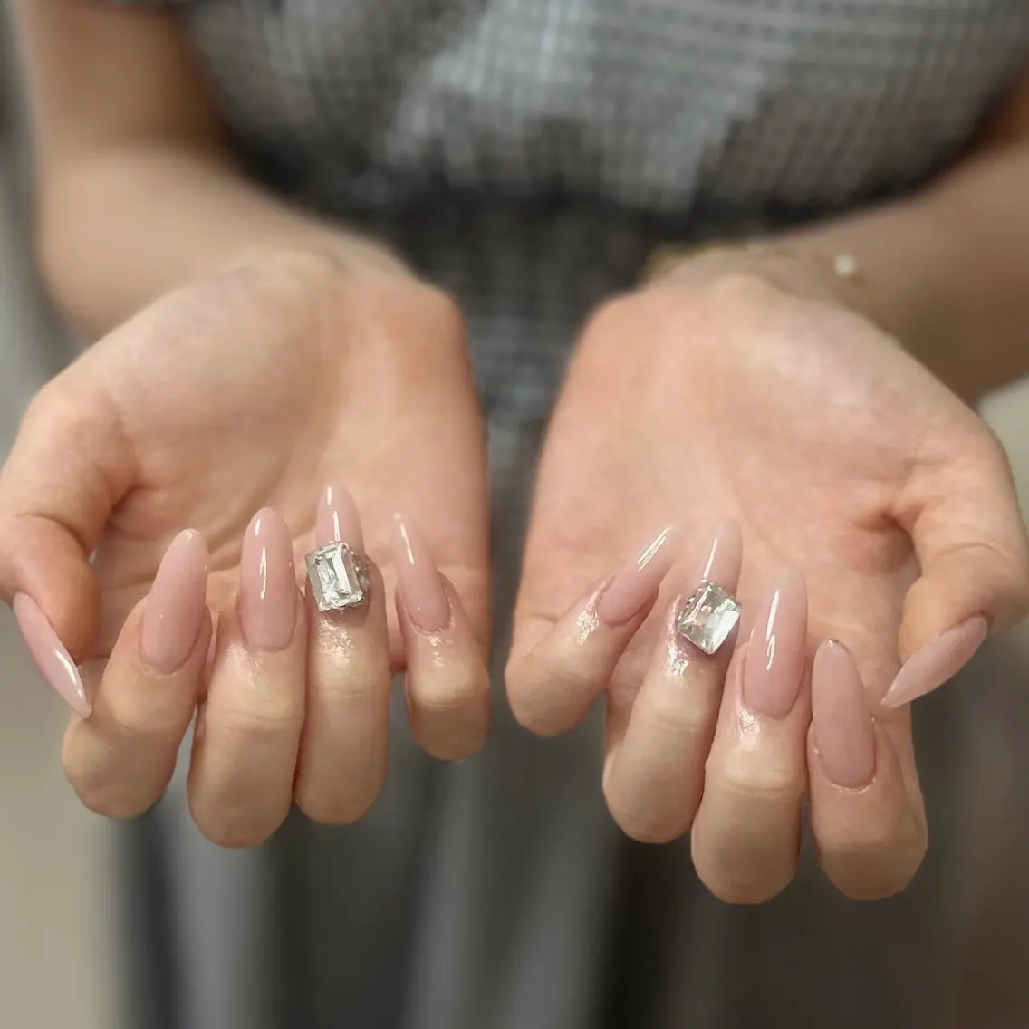 ネイル アートネイル オーロラネイル チークネイル フレンチネイル ガラスフレンチ 🎀YooLi Nail salonのネイルデザイン
