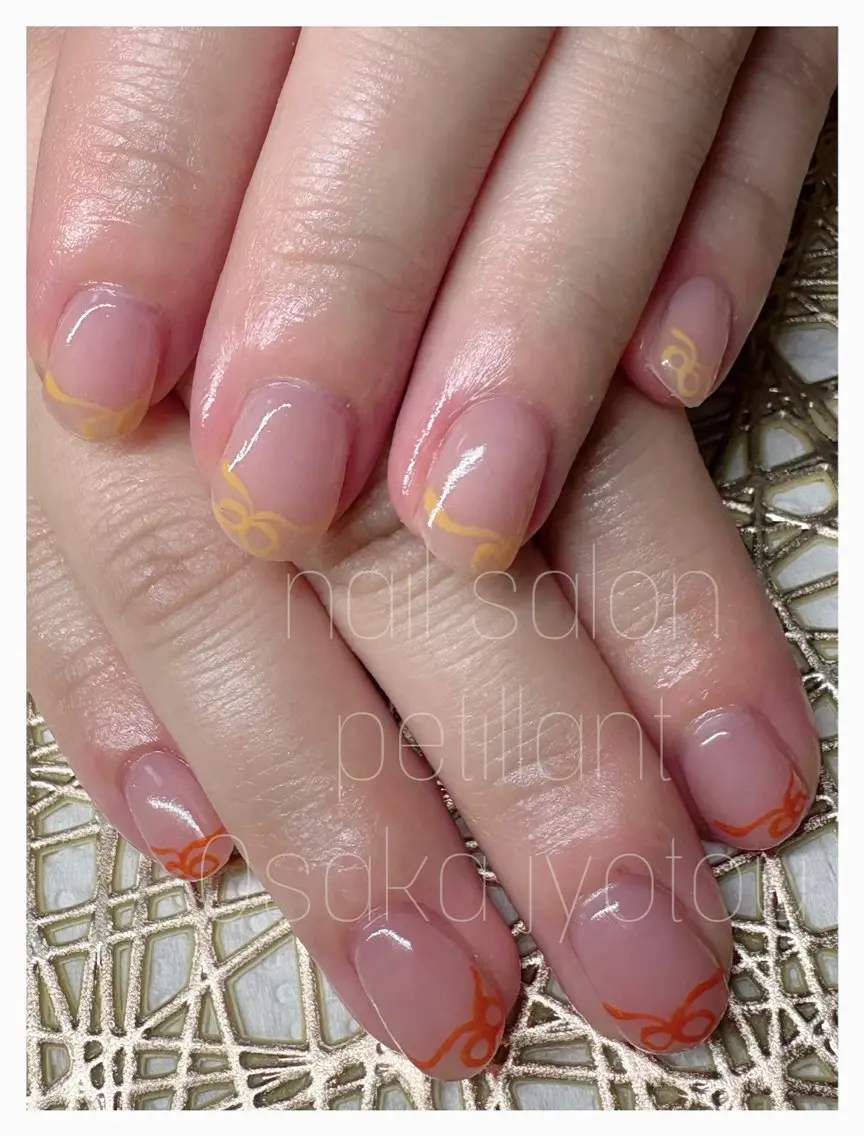 ネイル アートネイル フレンチネイル リボン ショートネイル nail salon petillantのネイルデザイン