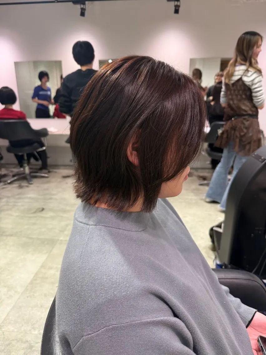 ショート ボブレイヤー ボブ レイヤーカット 外ハネヘア 山田 もものヘアスタイル