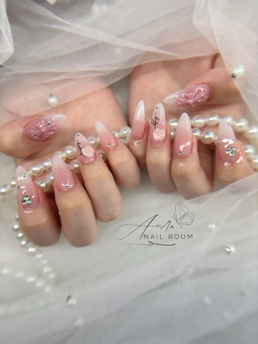 ネイル Aura Nail Roomのネイルデザイン