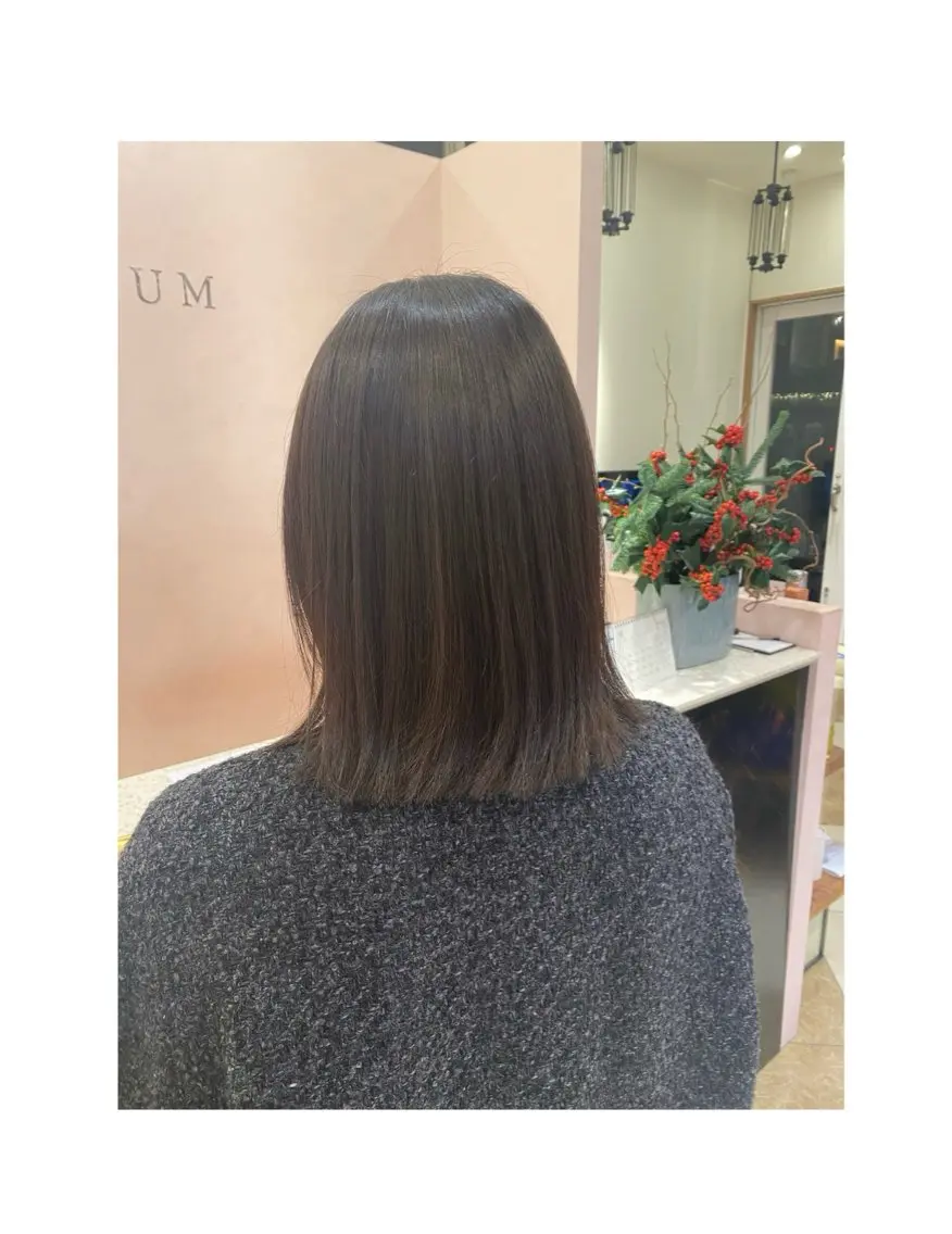 カラー 新嵩 真理のヘアスタイル