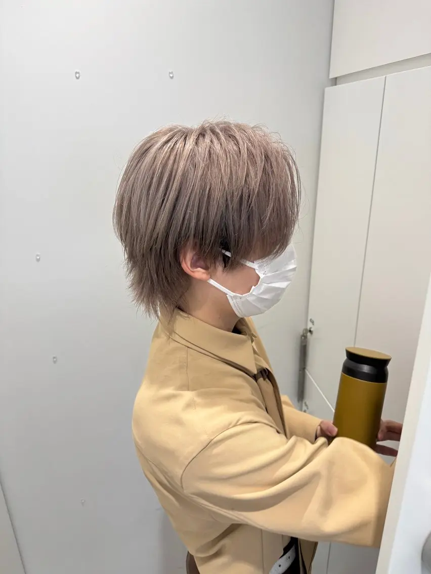 カラー メンズ メンズブリーチ ブリーチ グレージュ ヘアカラー fifth park 六反穂 龍介のヘアスタイル