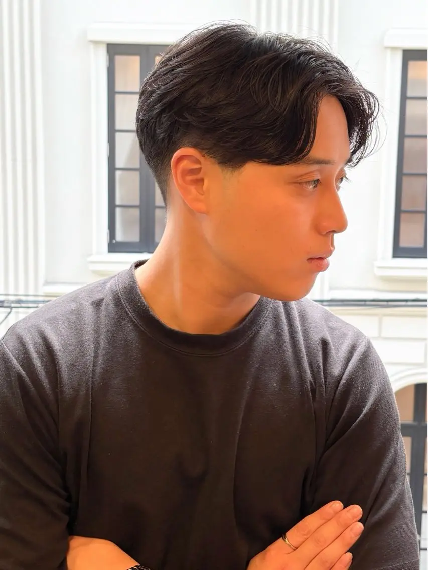 ショート パーマ メンズ センターパート メンズパーマ カット パーマ 三宮メンズカット ヨシイッキのヘアスタイル