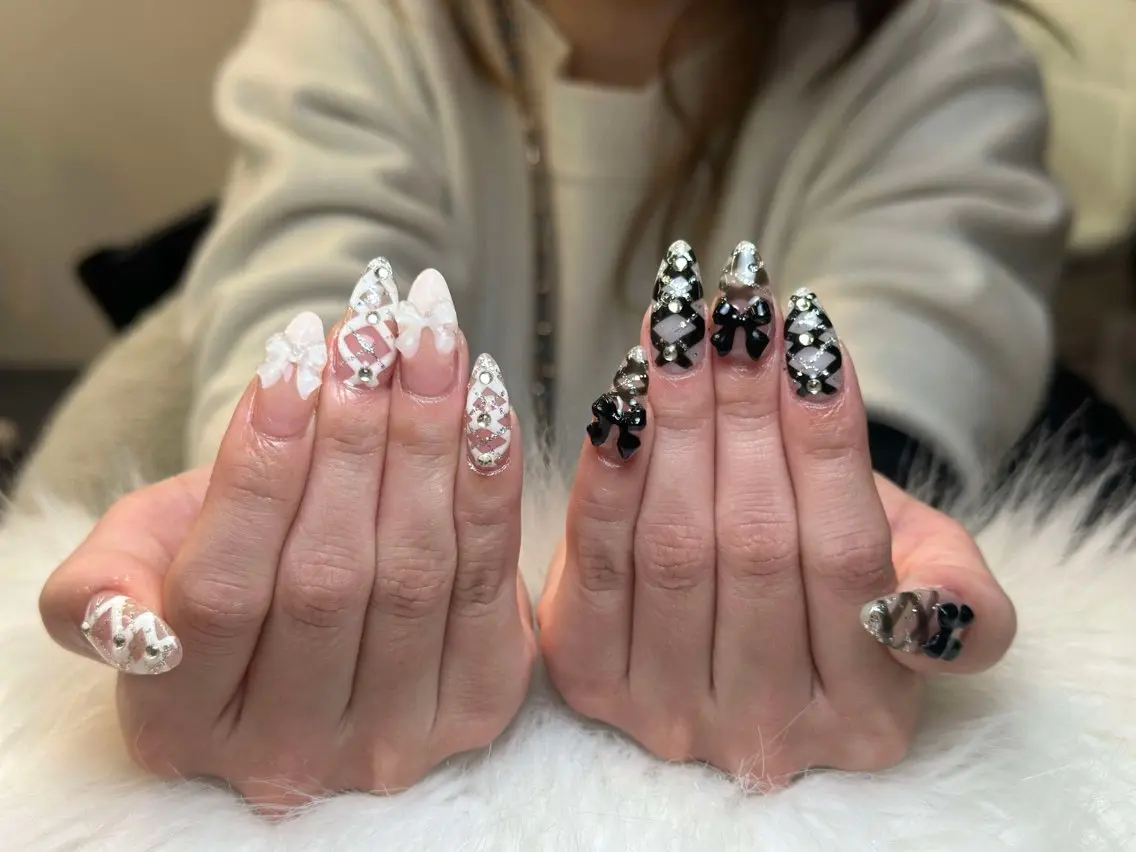 ネイル グラデーション キラキラネイル ワンカラーネイル 冬ネイル Jenn Nail Salonのネイルデザイン
