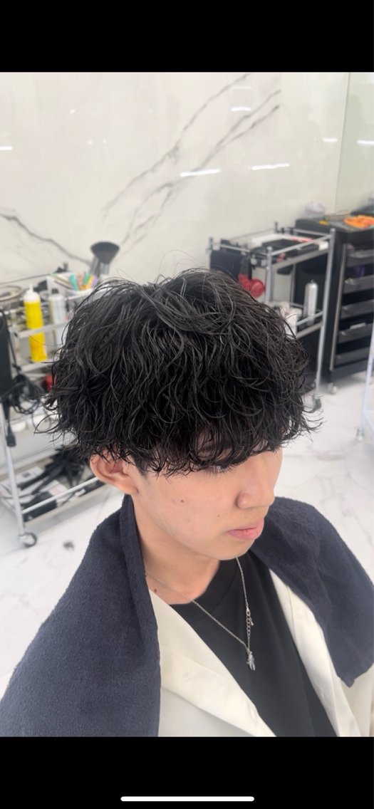 パーマ ヘアアレンジ メンズ メンズパーマ ツイストスパイラルパーマ 波巻きパーマ スパイラルパーマ 織田 信志郎のヘアスタイル