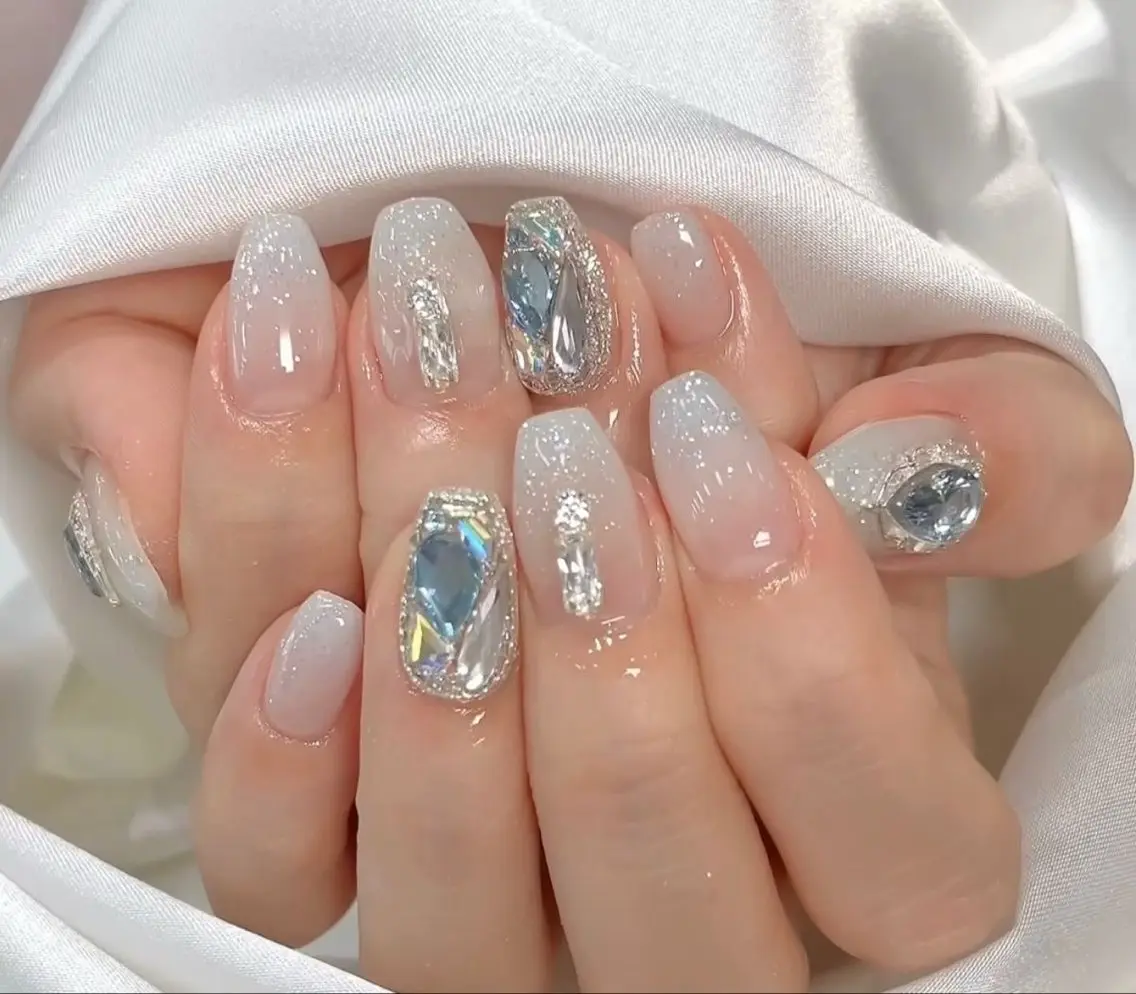 ネイル アートネイル フラワーネイル ジェルネイル グラデーション ミラーネイル Jenn Nail Salonのネイルデザイン