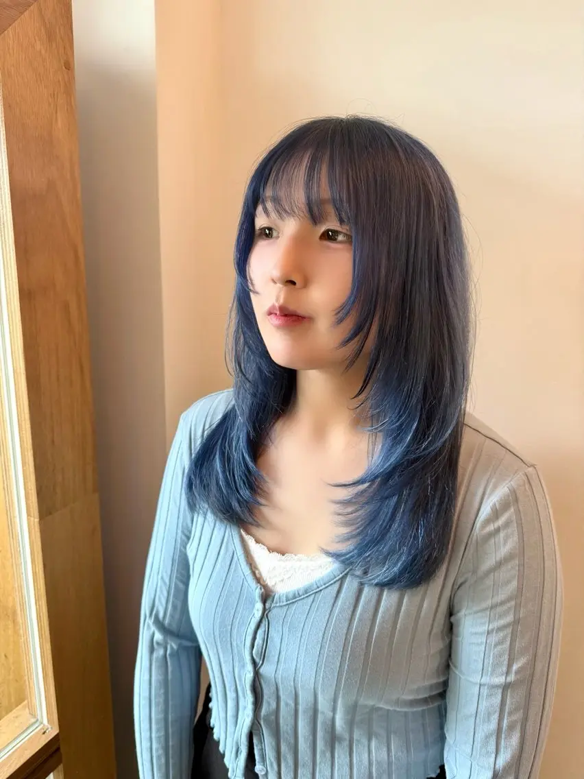 ロング カラー アッシュ ブルーカラー ブルーアッシュ 顔まわりレイヤー 顔周りカット カット ヘアカラー WATANABE MISAKIのヘアスタイル