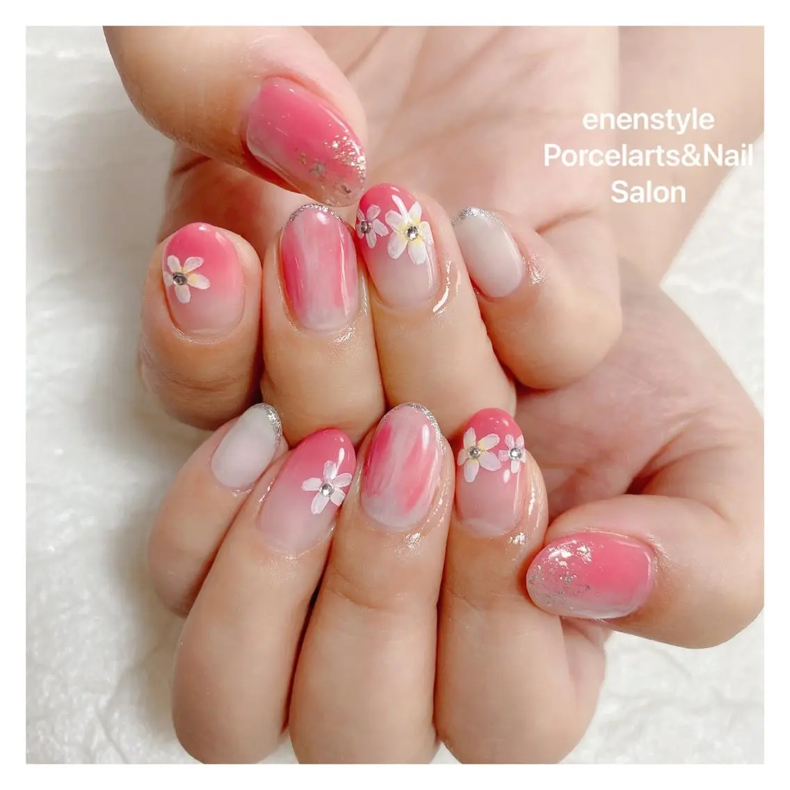 ミディアム ネイル ハンドネイル 🐾enen style 🐾のネイルデザイン