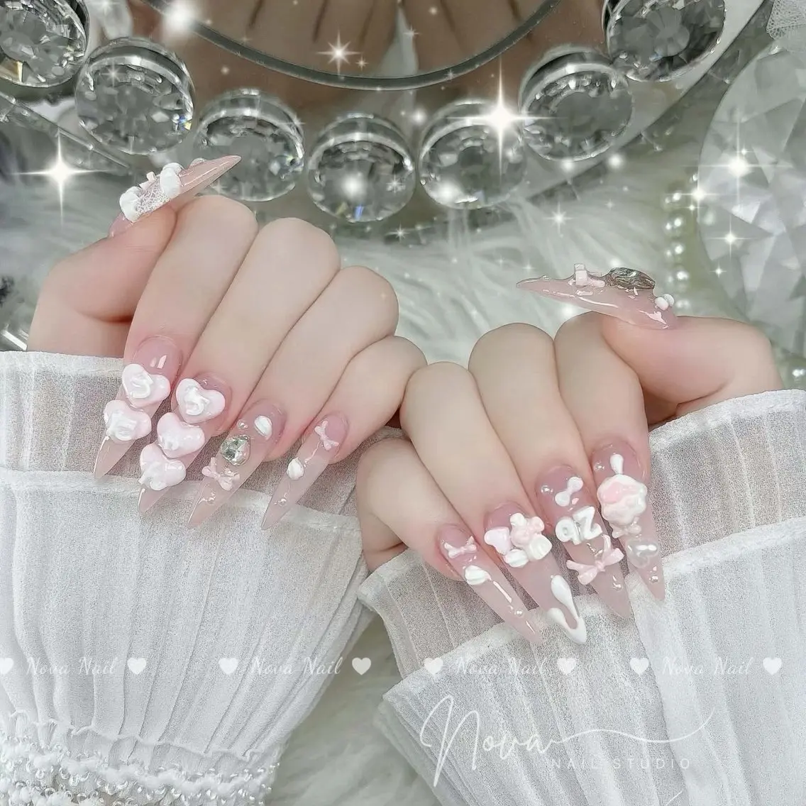 ネイル キラキラネイル 韓国ネイル マグネットネイル 持ち込み 夏ネイル ハンドネイル ハンドケア Nova Nail Nambaのネイルデザイン