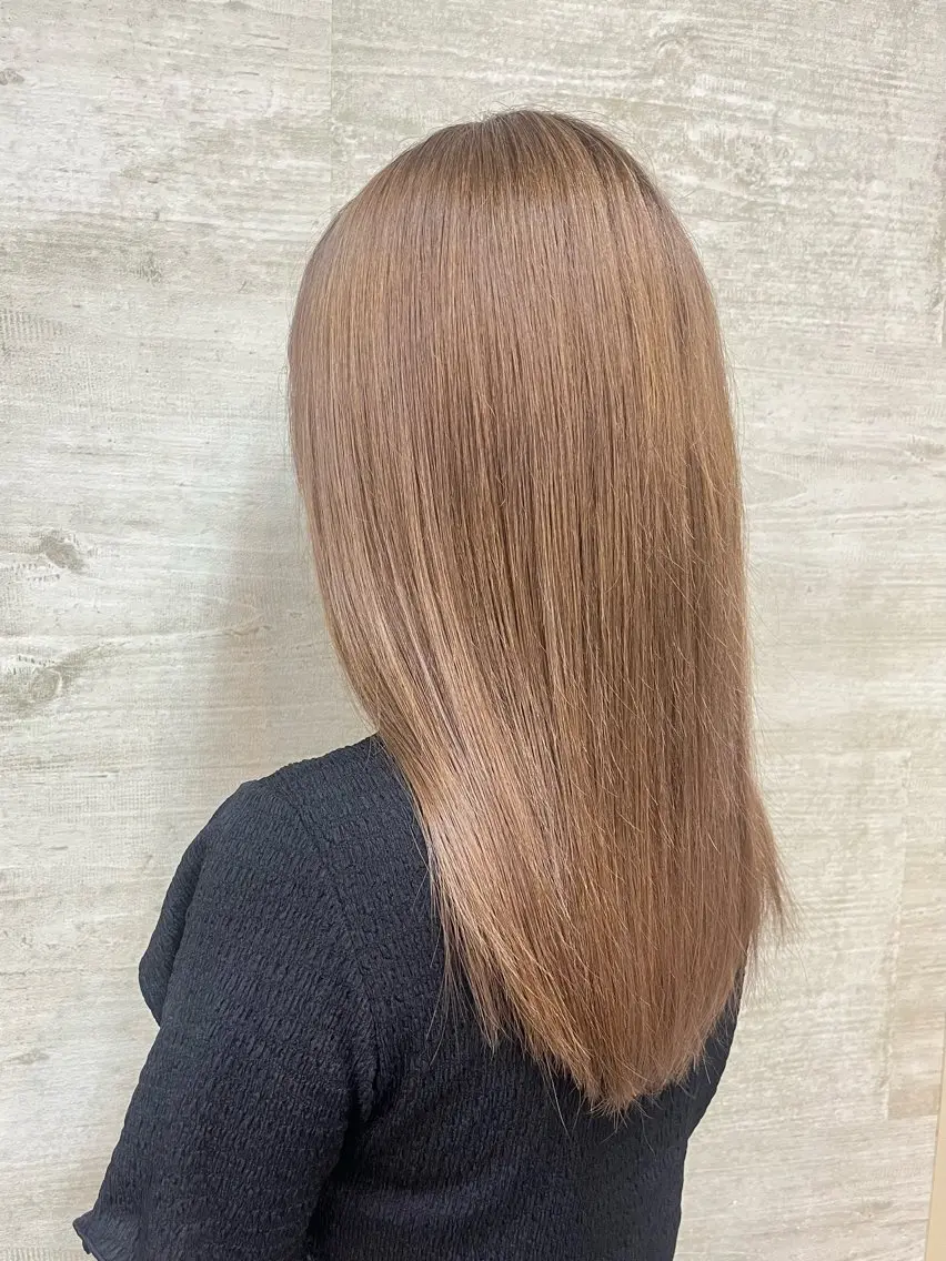 セミロング カラー ベージュカラー ブリーチ ミルクティーベージュ モデル 募集中🧸佐藤 李桜のヘアスタイル