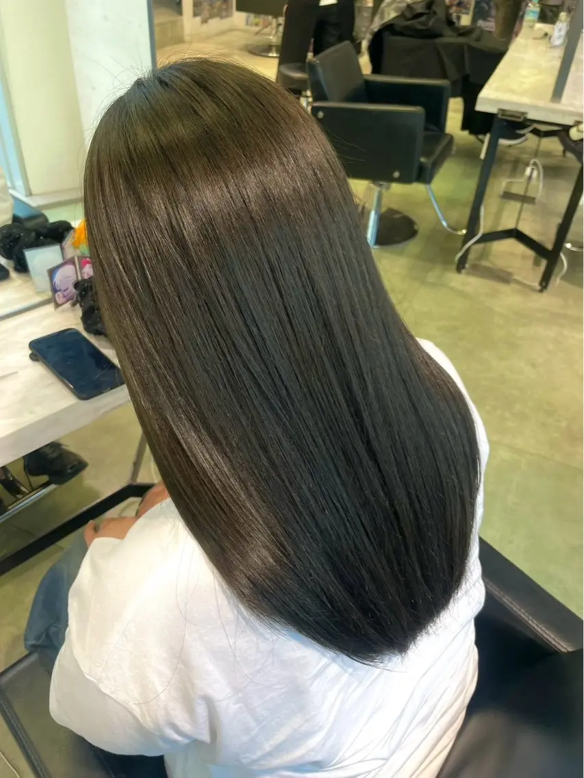 カラー TOMOKA ブリーチカラー🌟のヘアスタイル