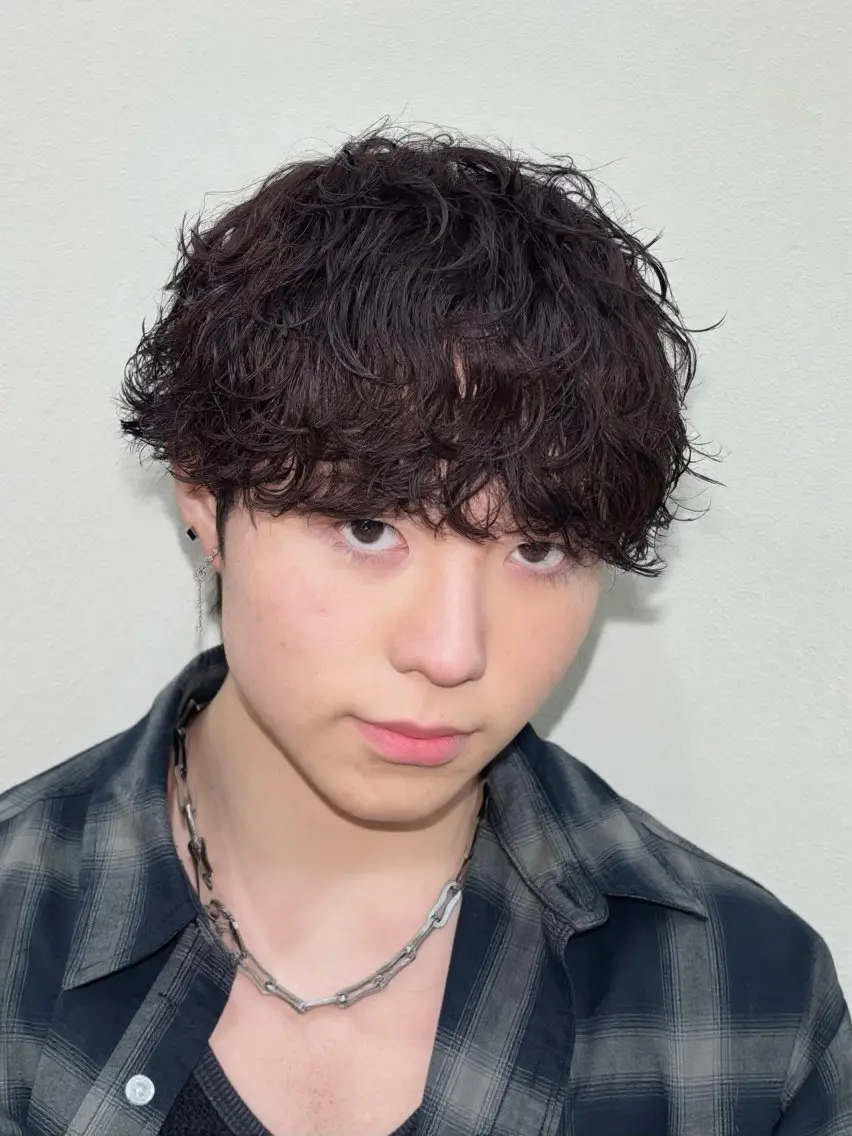 ショート パーマ メンズ メンズパーマ ツイストスパイラルパーマ スパイラルパーマ カット パーマ トリートメント パーマ職人DAIKI ツイスパ/波巻きのヘアスタイル