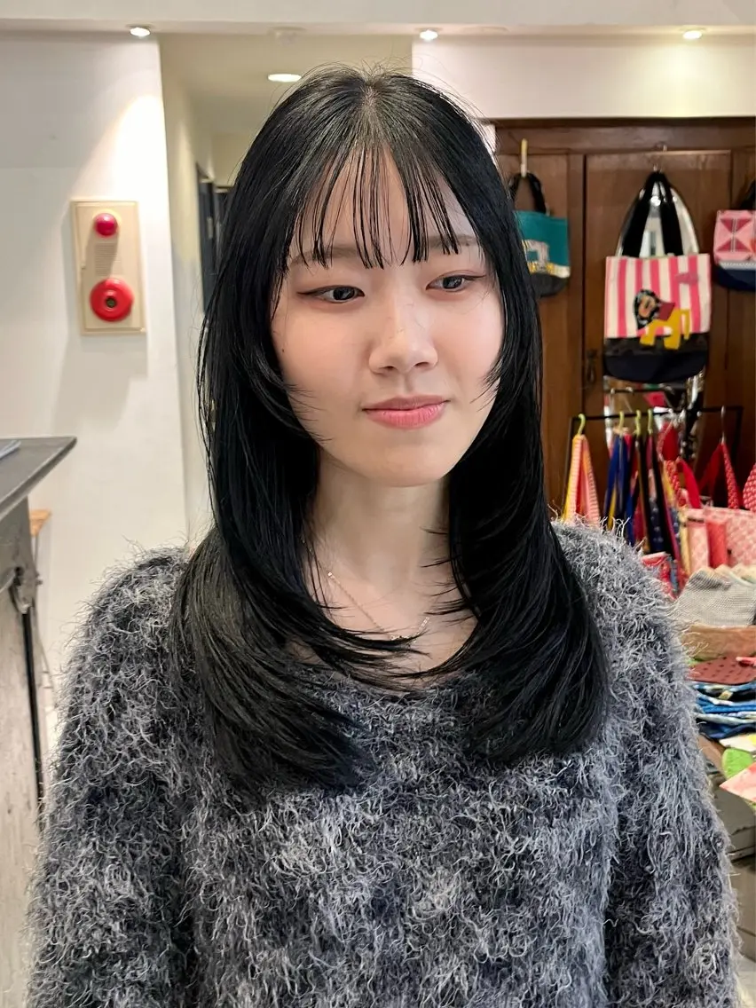 ミディアム カラー ダークグレー レイヤーカット カット ヘアカラー トリートメント 【中村公園】小山 蒼生のヘアスタイル