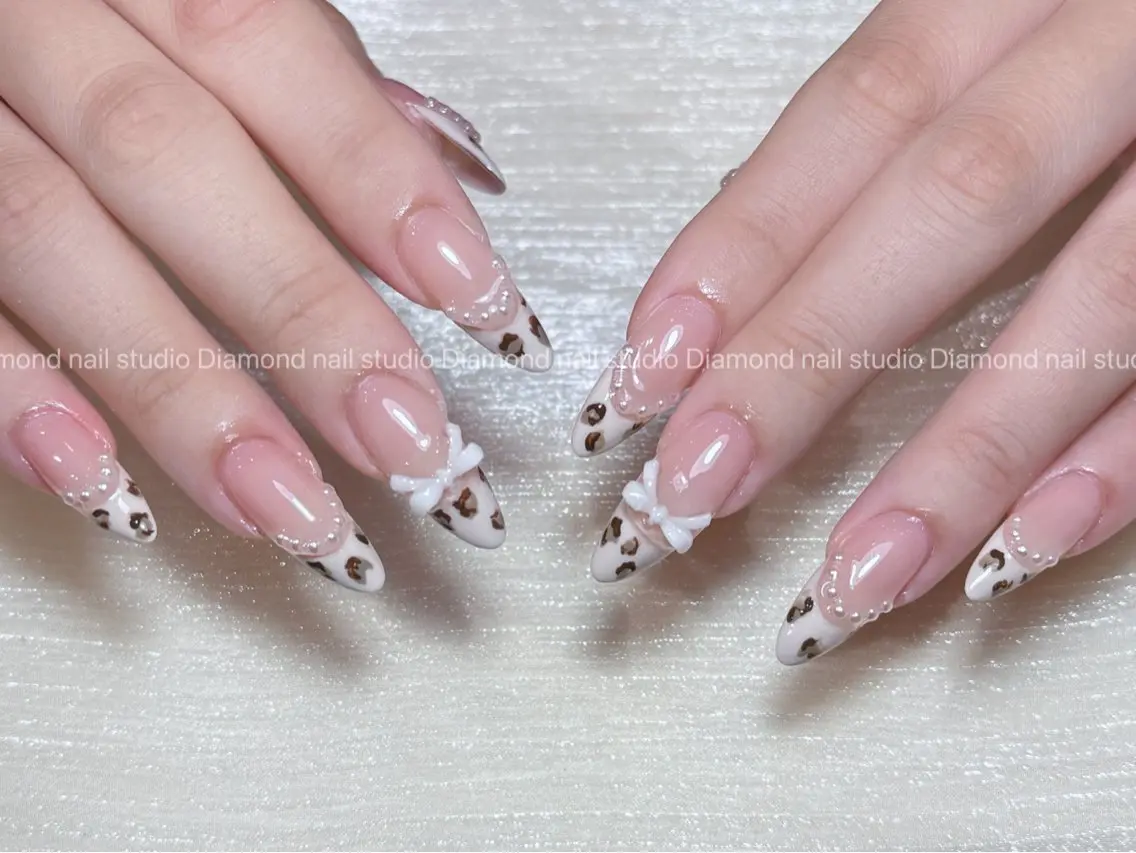 ネイル アートネイル オーロラネイル フラッシュネイル ガーリー キラキラネイル ハンドネイル Una NAILMANAMIのネイルデザイン