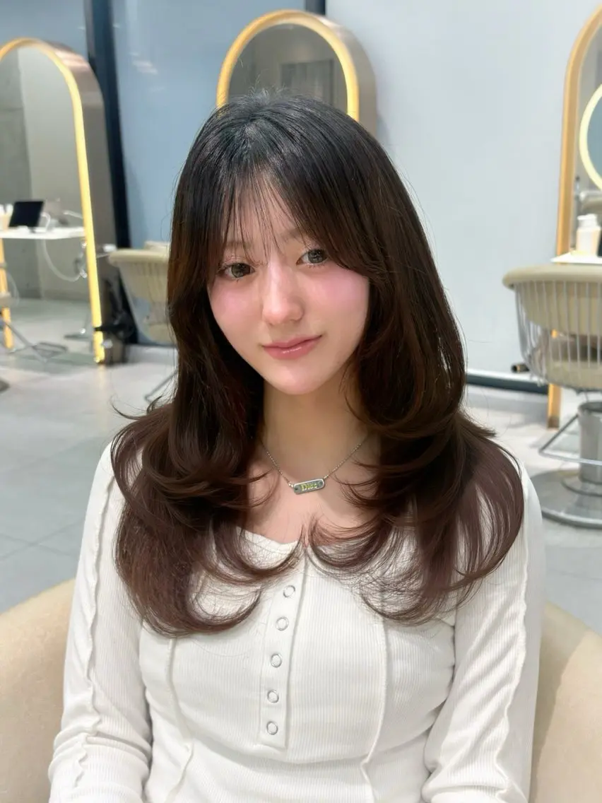 セミロング レイヤーカット toco.⋆𝜗𝜚 /  天神美容師のヘアスタイル