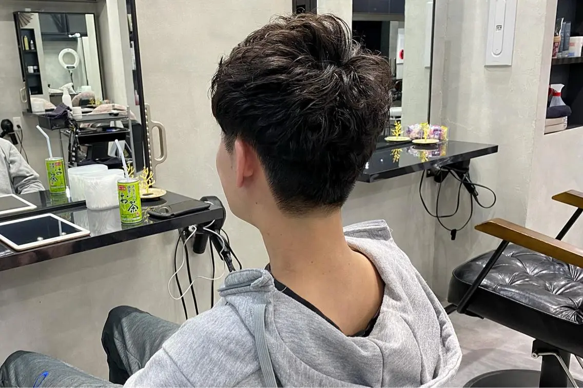 ショート パーマ メンズ メンズパーマ ツーブロック 半個室メンズ カット🥕羽鳥淳妃のヘアスタイル