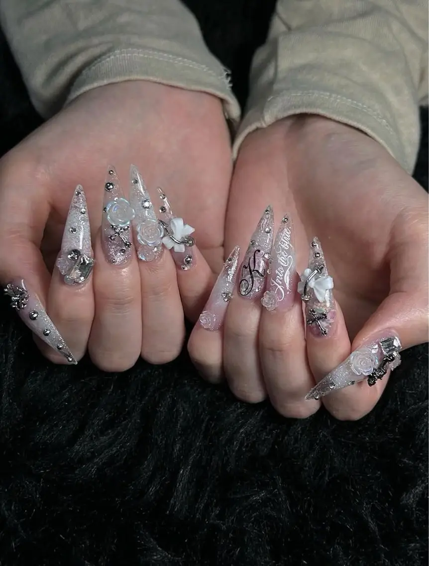 ネイル アートネイル ボルドー フレンチネイル ジェルネイル 氷ネイル・うるうるネイル ハンドネイル Julie Nail Rinのネイルデザイン