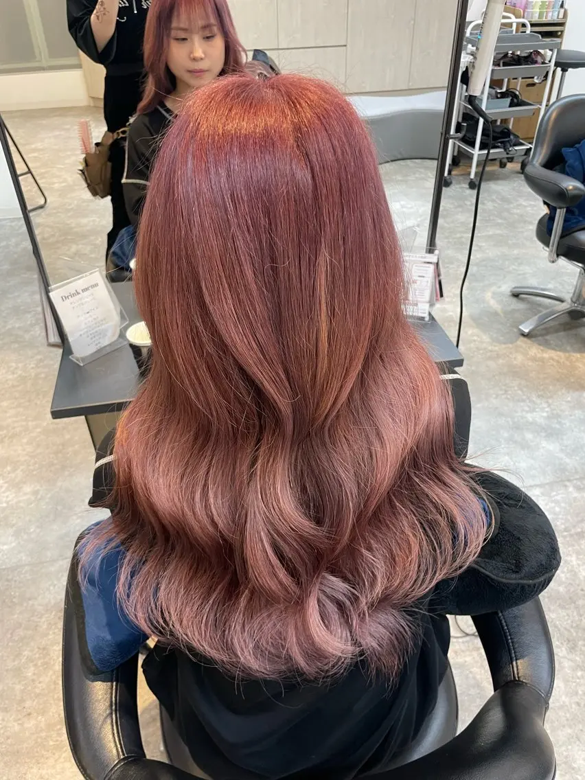 ロング カラー ピンクカラー レッドカラー 柳田 光のヘアスタイル