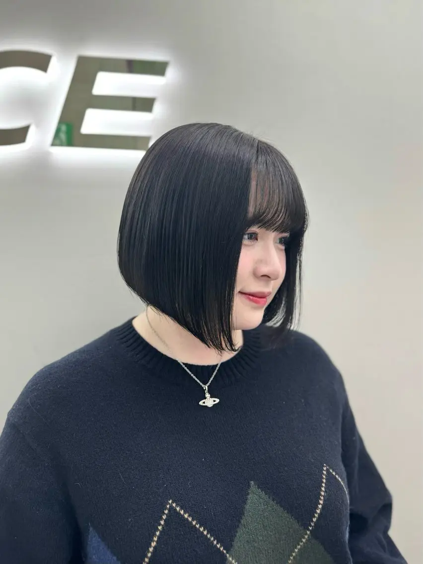 ショート カラー ヘアアレンジ カット 縮毛矯正 トリートメント ヘアセット 縮毛矯正🤍 ボブ/ HIKARIのヘアスタイル