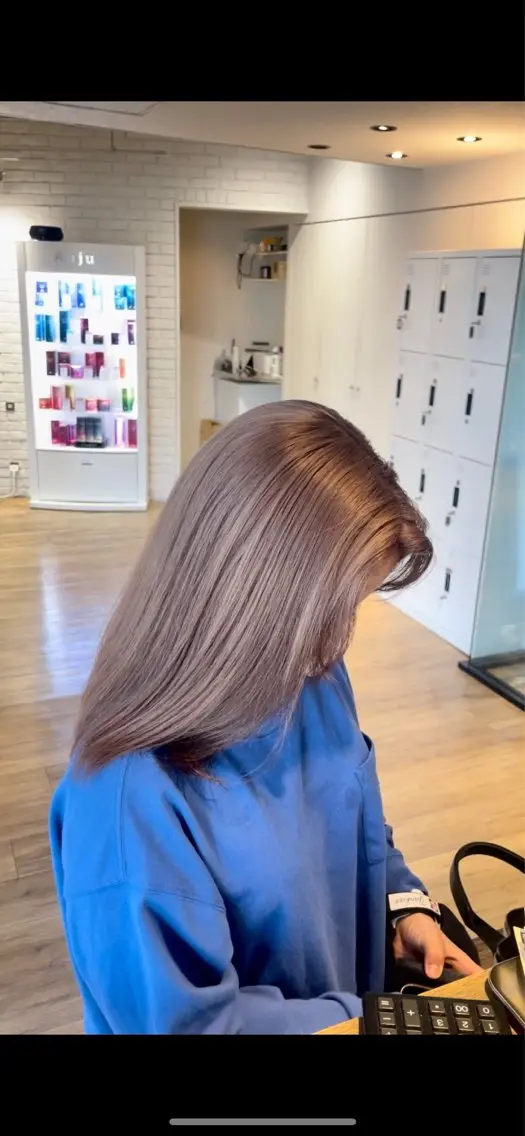 セミロング 前田 菜奈子のヘアスタイル