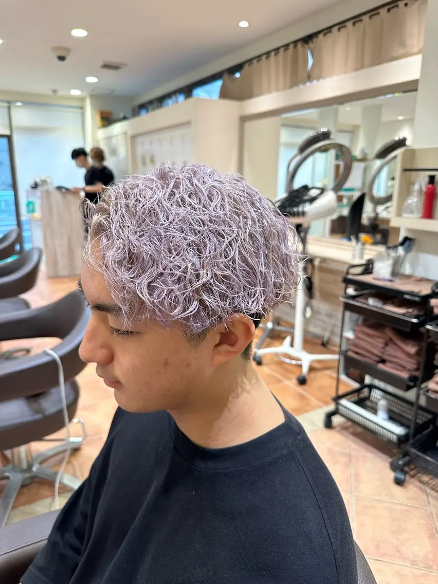 パーマ メンズ メンズブリーチ メンズパーマ カット パーマ ☘️お悩み解決☘️ 岡部恒輝のヘアスタイル