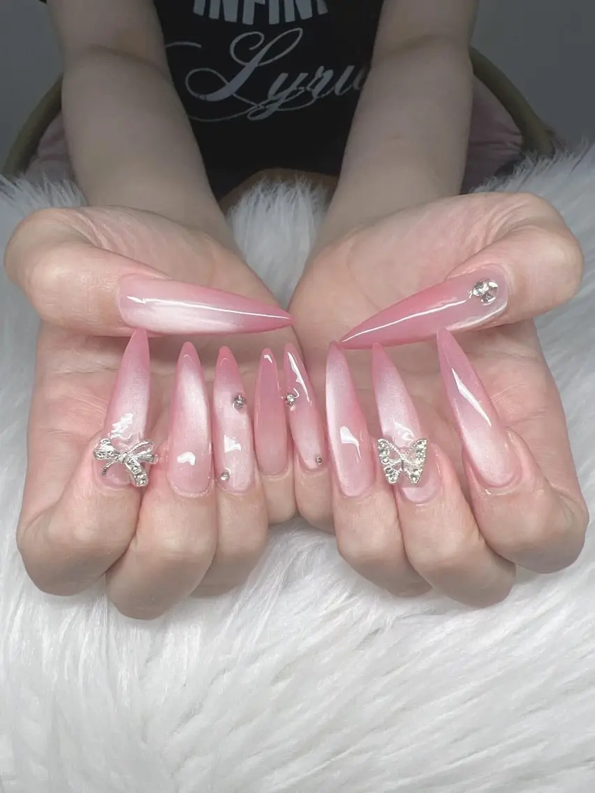 ネイル Lee Nailsのネイルデザイン