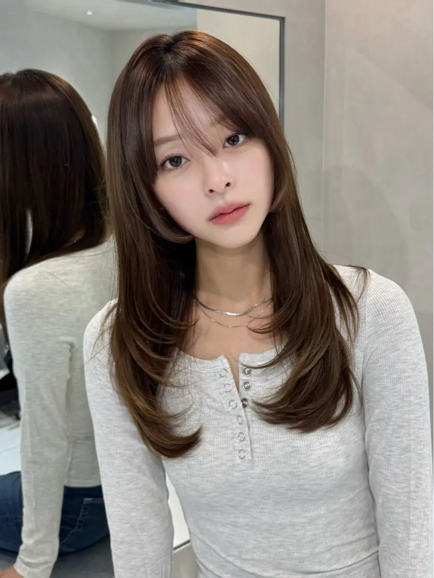 セミロング カラー 髪質改善ストレート 韓国風レイヤー池袋のヘアスタイル