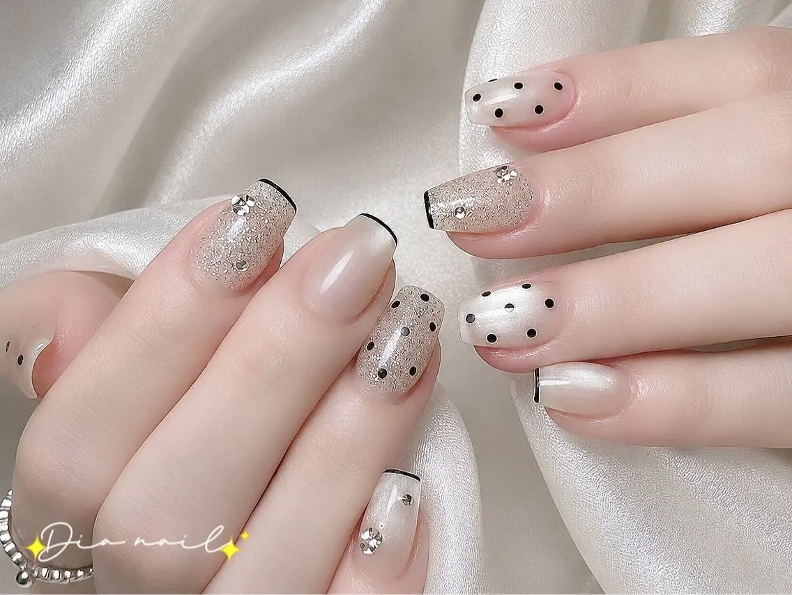 ネイル フットネイル 韓国ネイル レース マグネットネイル ニュアンスネイル ハンドネイル Dia nail サロンのネイルデザイン