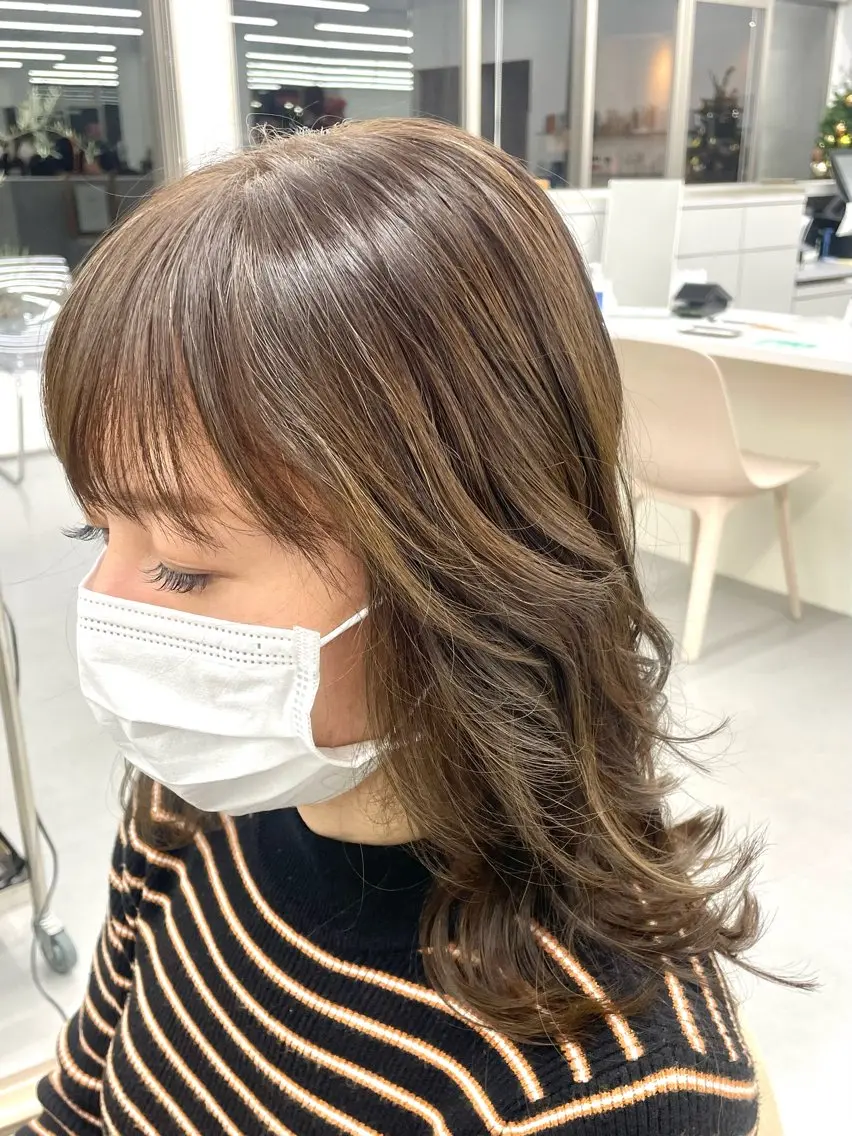 ロング カラー ブリーチ ブラウンカラー キャラメルブラウン ナチュラルブラウン ブリーチなしカラー 松村 友里圭のヘアスタイル