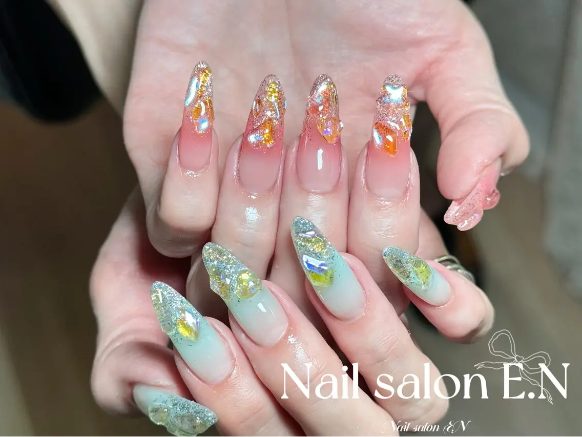ネイル アートネイル オーロラネイル ブラウン クリアネイル フレンチネイル ハンドネイル E.N🦋 長さ出し/持ち込みのネイルデザイン