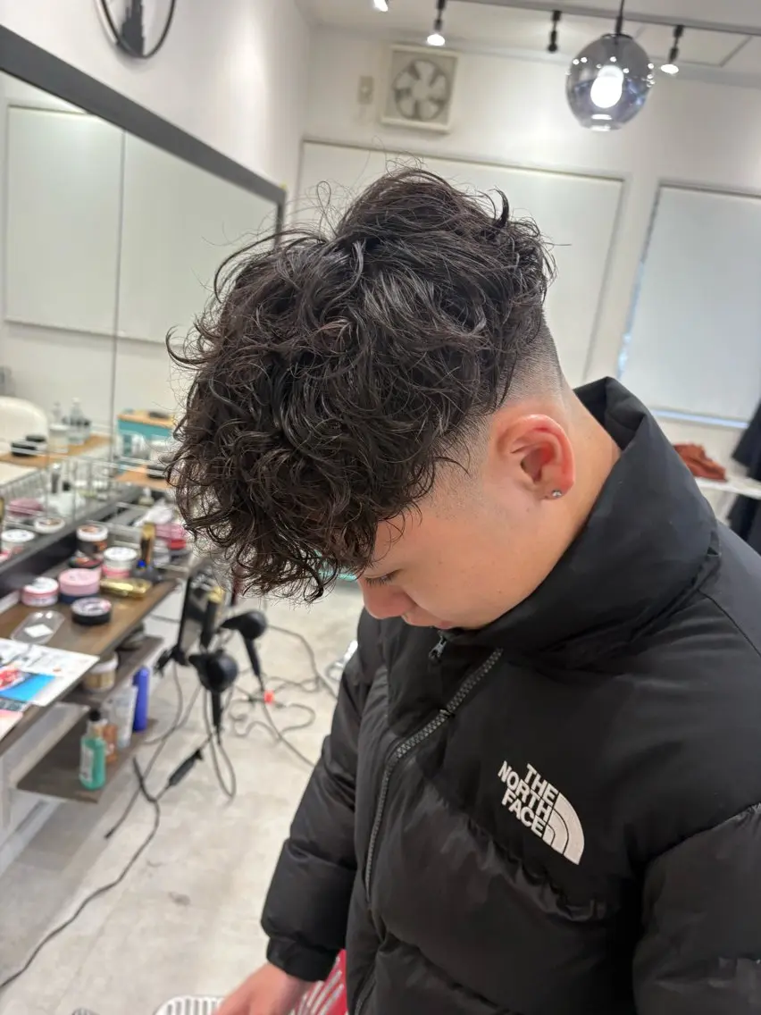 ショート パーマ メンズ カット パーマ 本間 颯太のヘアスタイル