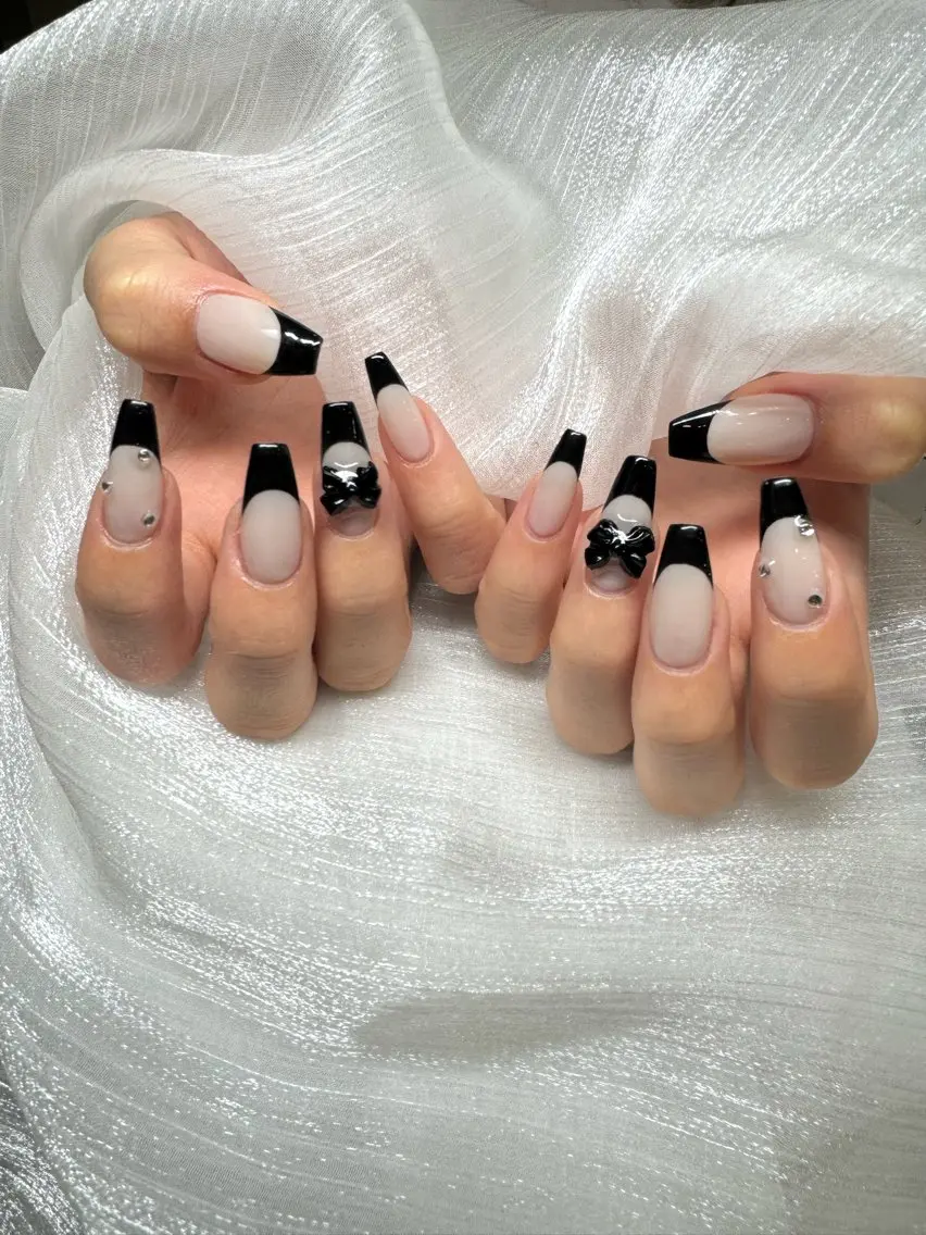 ネイル ハンドネイル MQueen ネイルサロンマルのネイルデザイン