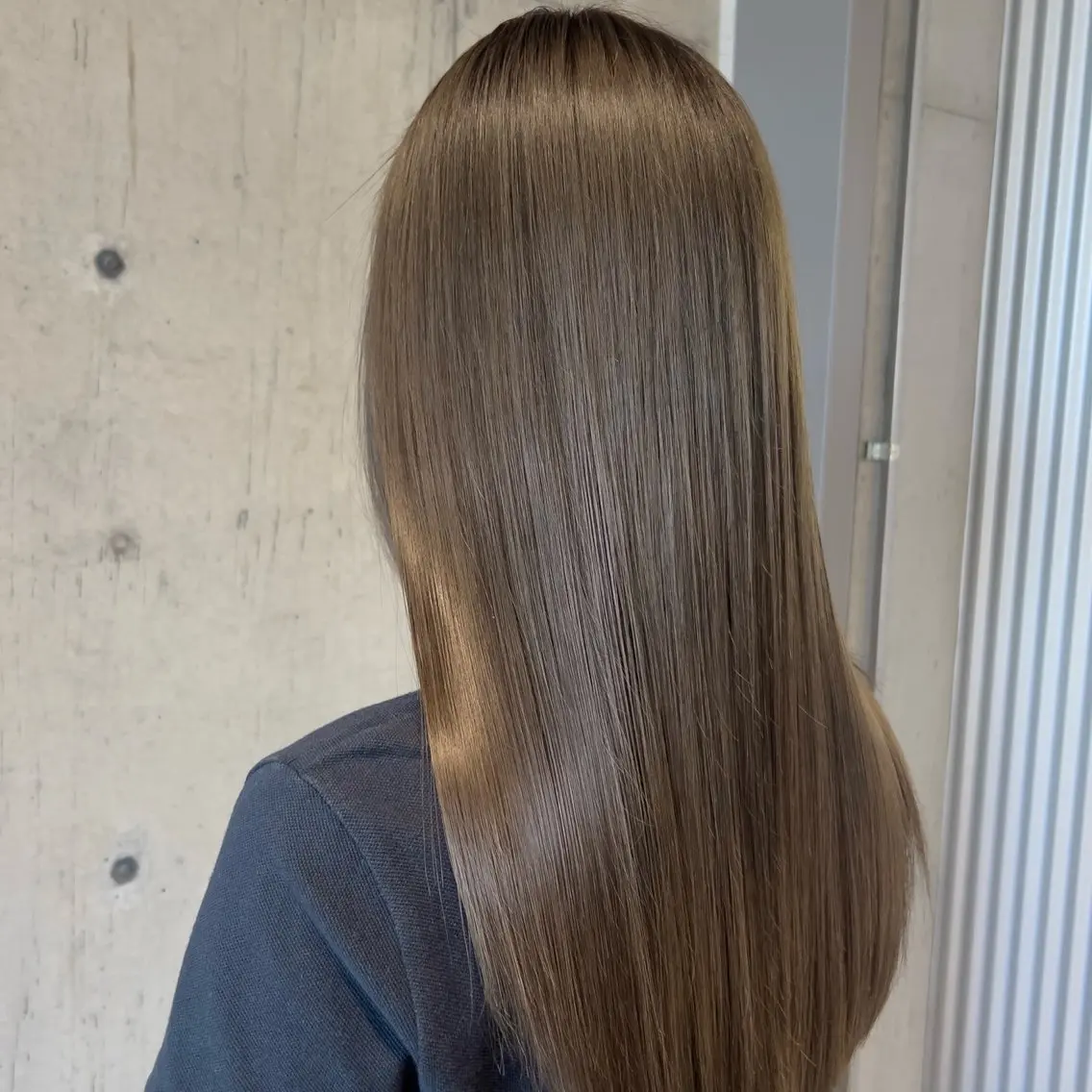 ロング カラー ベージュカラー ブリーチ 透明感カラー ブリーチなしカラー オリーブベージュ カット ヘアカラー トリートメント 柔め透明感血色カラー 暖色/レイヤー/ゆいのヘアスタイル