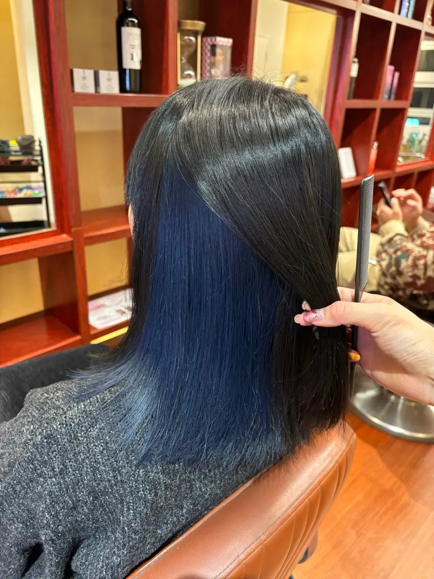 ミディアム カラー ブルーカラー イヤリングカラー インナーカラー ネイビーカラー ヘアカラー トリートメント Yuuki🌷名古屋 栄 カラー/ボブのヘアスタイル