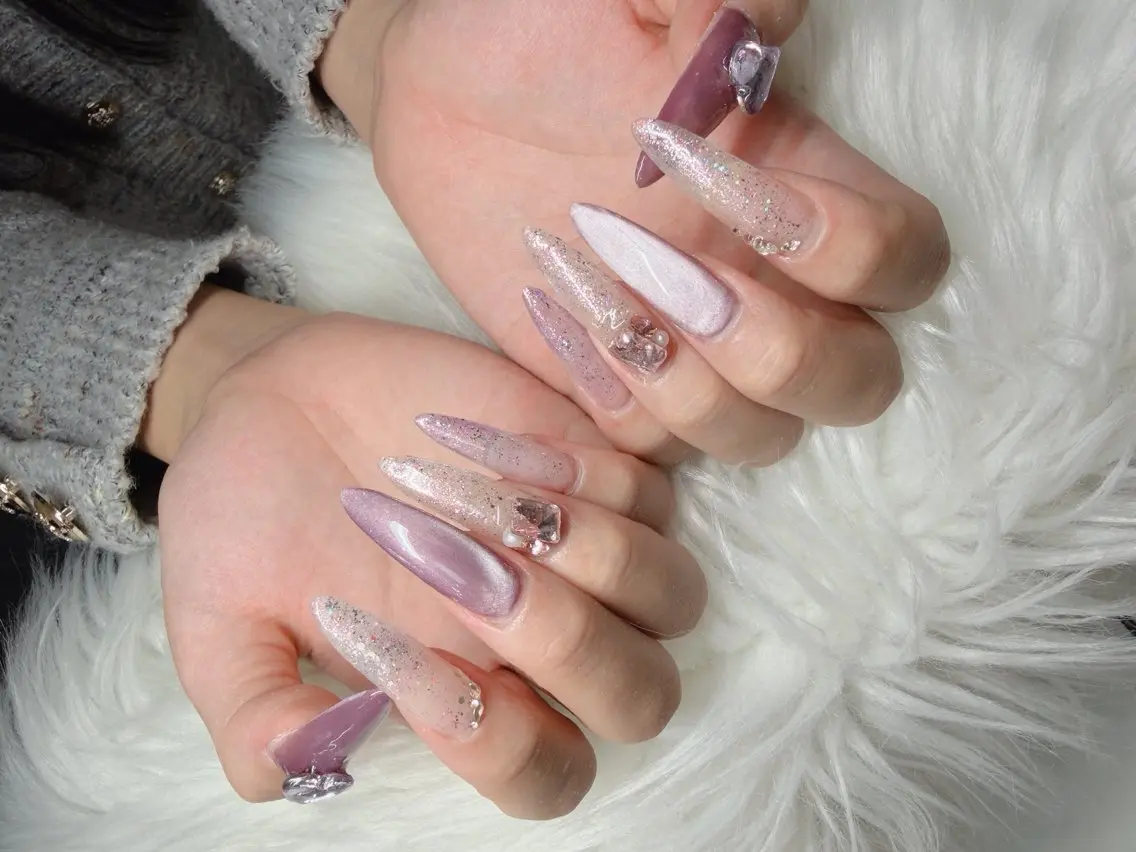 ネイル 長さ出し グラデーション 卒業式 キラキラネイル マグネットネイル Lee Nailsのネイルデザイン