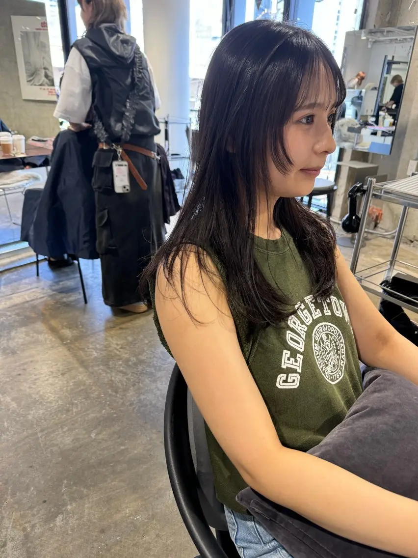 ミディアム レイヤーカット カット ヘアカラー トリートメント 大迫 江梨のヘアスタイル