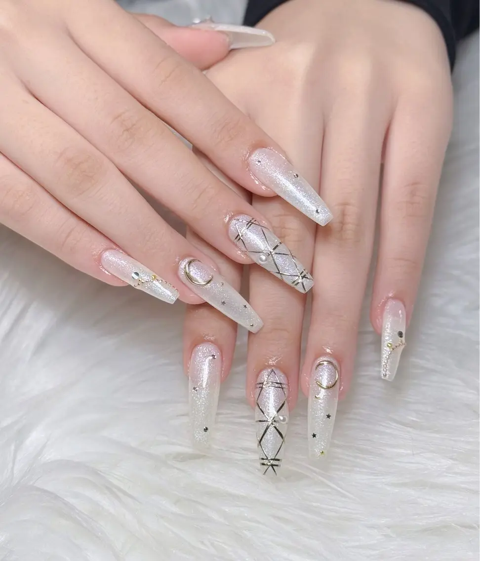 ネイル オーロラネイル チークネイル フットネイル フレンチネイル ジェルネイル ハンドネイル Nichi Nailsのネイルデザイン