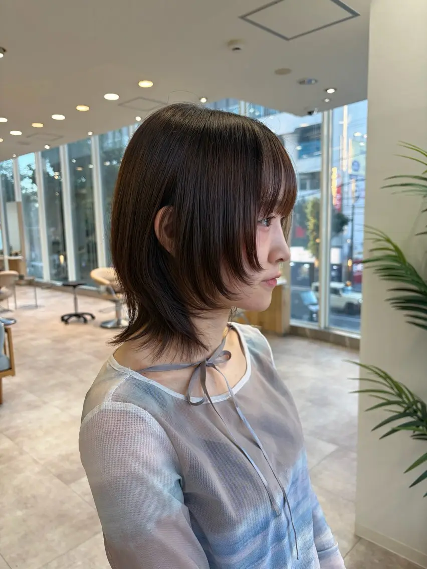 ミディアム ボブ 顔まわりレイヤー ハッシュカット レイヤーカット 納藤 沙羽のヘアスタイル