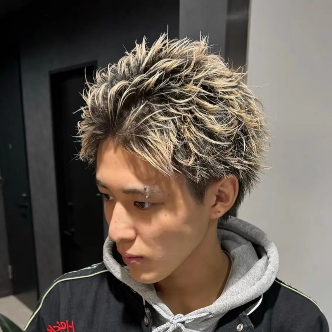 ショート カラー パーマ ヘアアレンジ メンズ キッズ 磯村 翔大のヘアスタイル