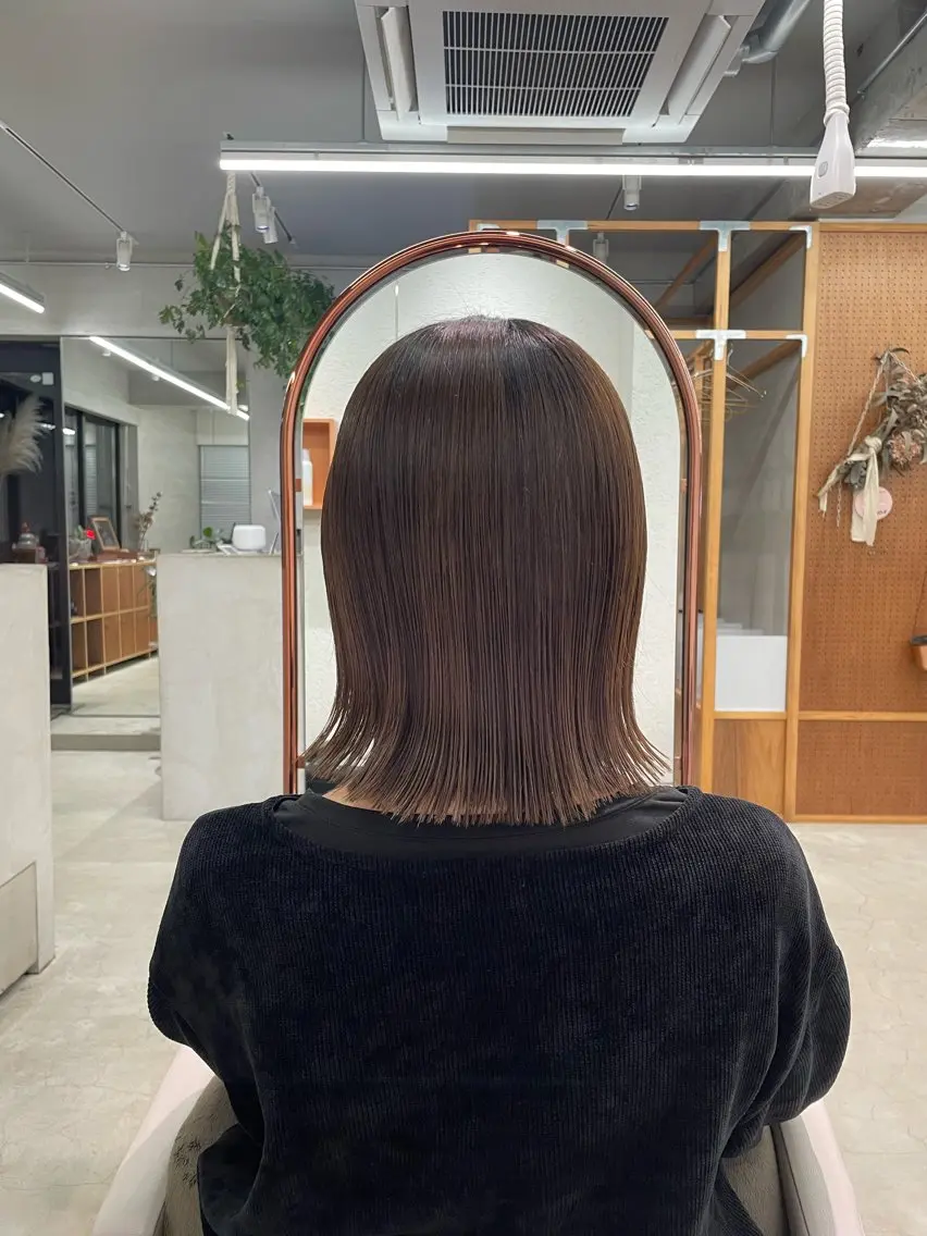 ミディアム 外ハネヘア カット 鶴井 美空のヘアスタイル