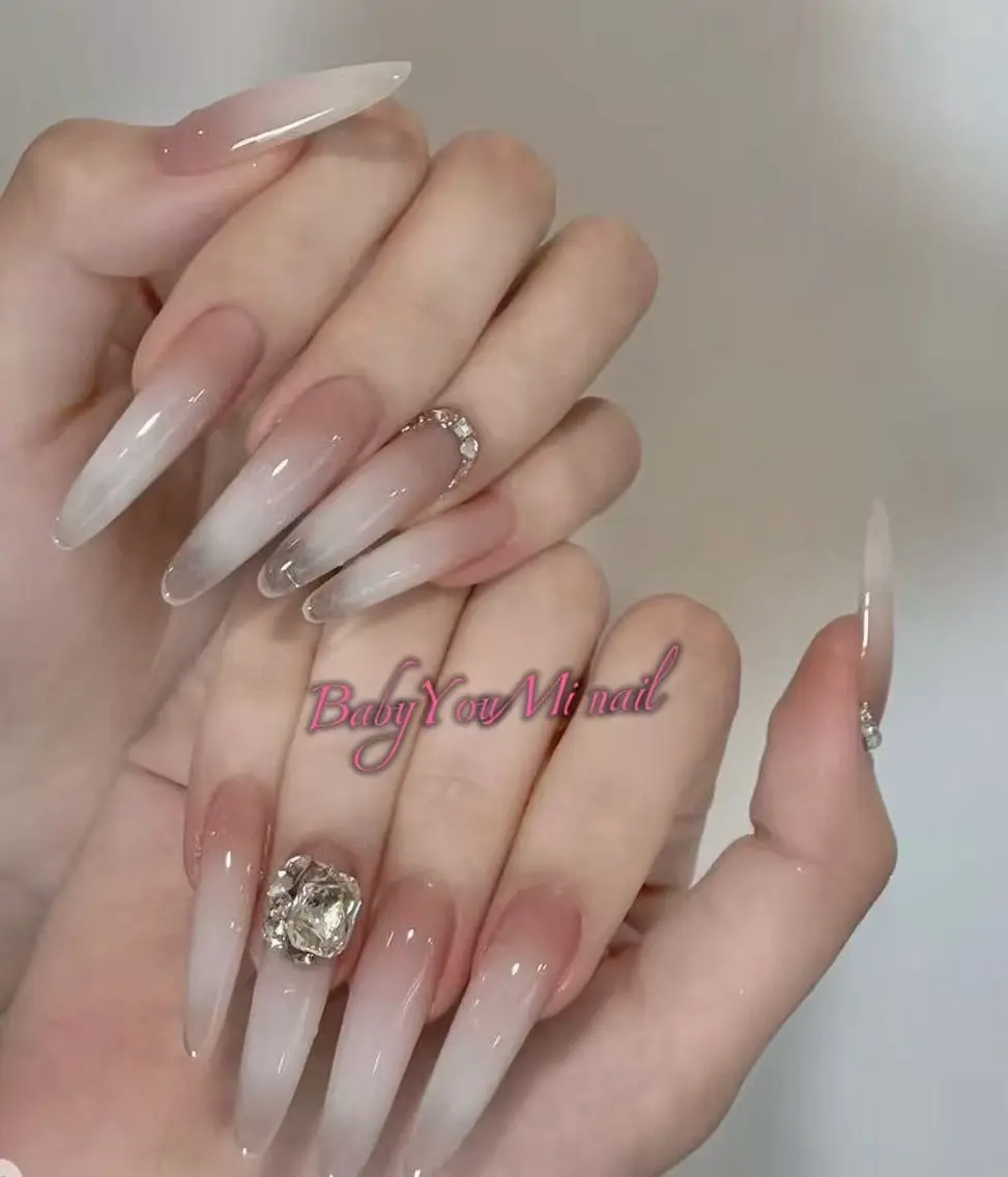 ネイル オーロラネイル フラワーネイル フットネイル フレンチネイル ジェルネイル ハンドネイル BabyYouMi nailのネイルデザイン