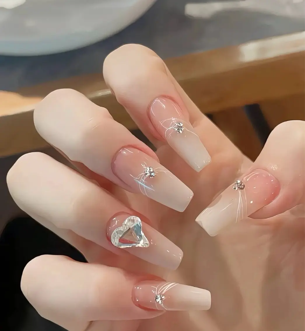 ネイル チークネイル 長さ出し フレンチネイル ガーリー 韓国ネイル sun nail池袋 モデル募集のネイルデザイン