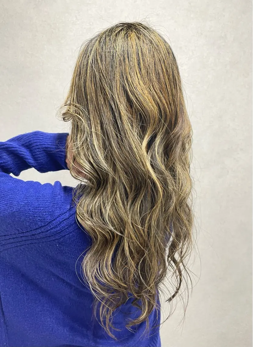 ロング カラー パーマ ヘアアレンジ ハイライトカラー 外国人風カラー ハイライト 髪質改善⭐️ 桜場のヘアスタイル