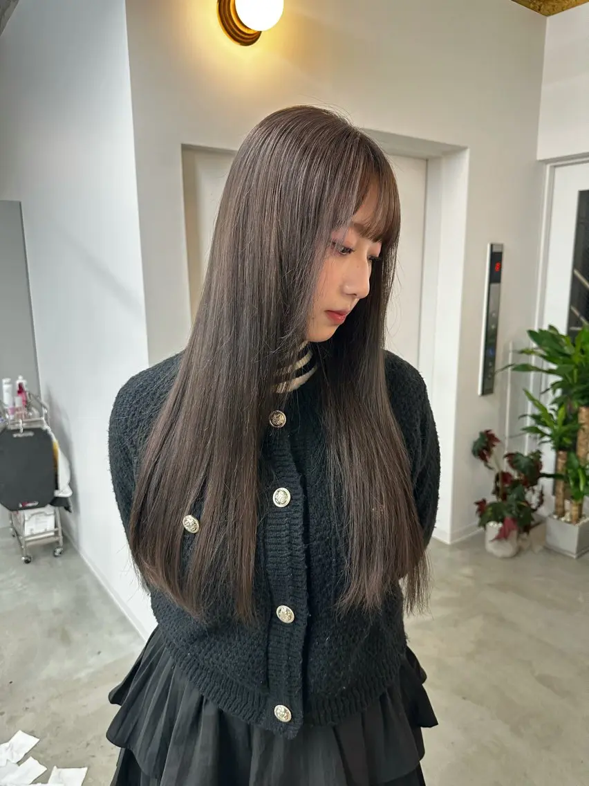 ロング タマシロカリン 艶カラー/レイヤーのヘアスタイル