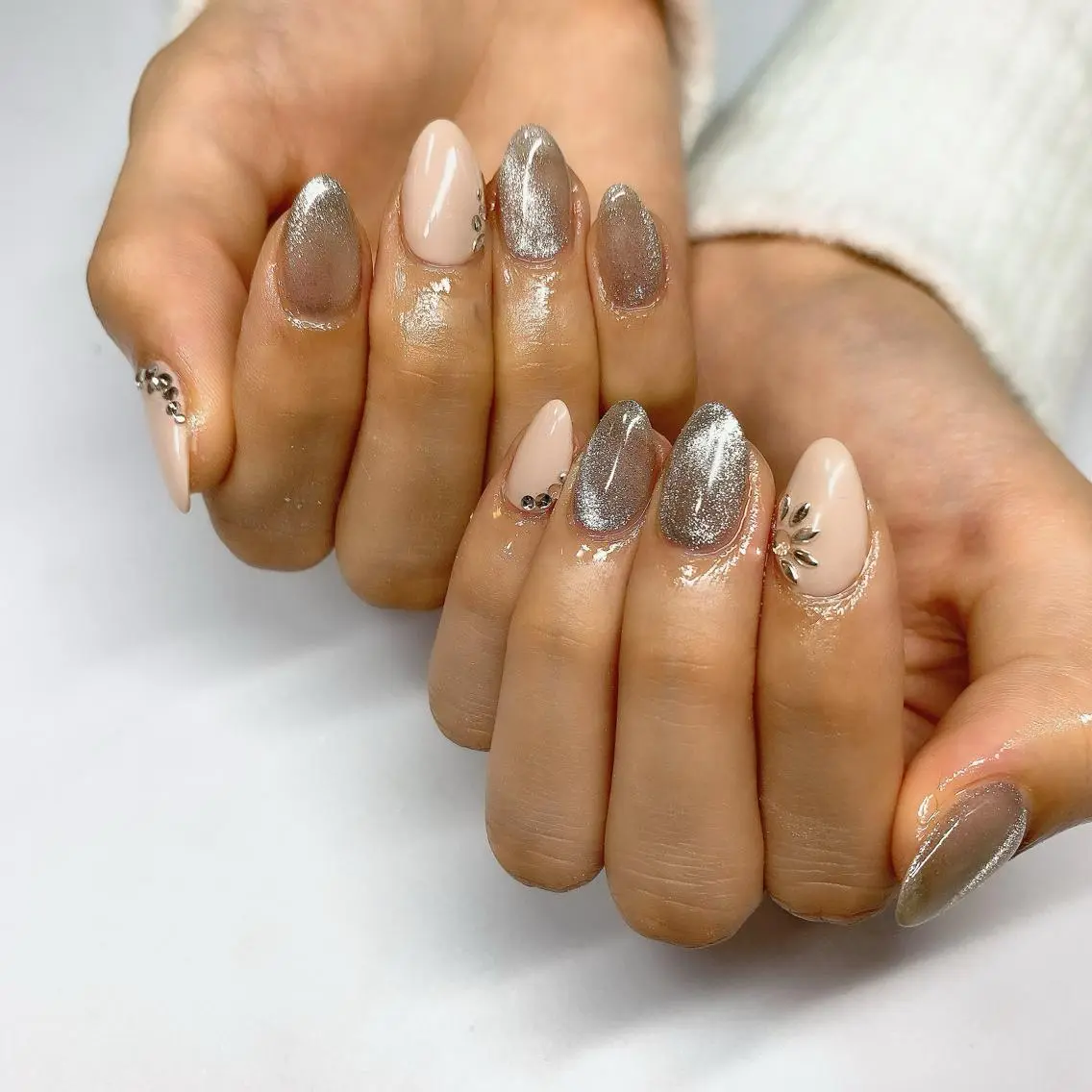 ネイル アートネイル マグネットネイル ストーンネイル vivi nailのネイルデザイン